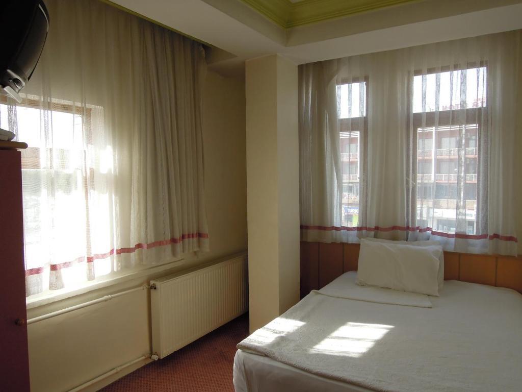 Ankara Hotel Konya Bagian luar foto